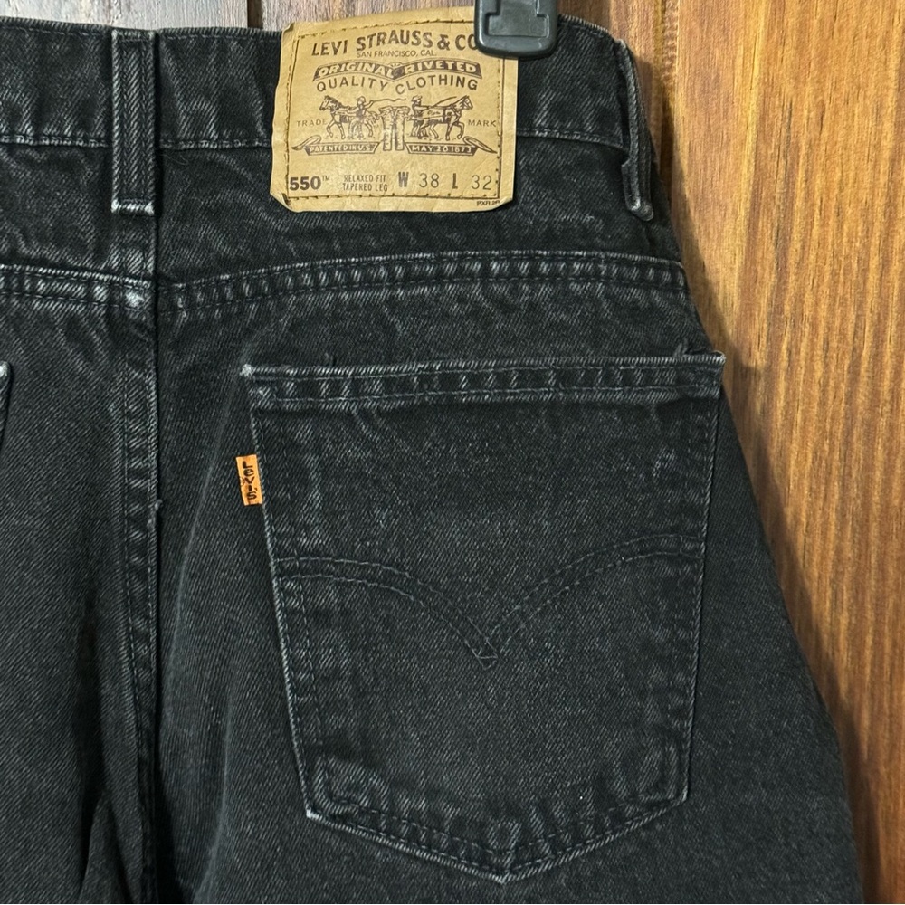 Vintage Vintage Levi’s 1994 orange tab 550’s tapered leg, relaxed fit. 38x32 USA
